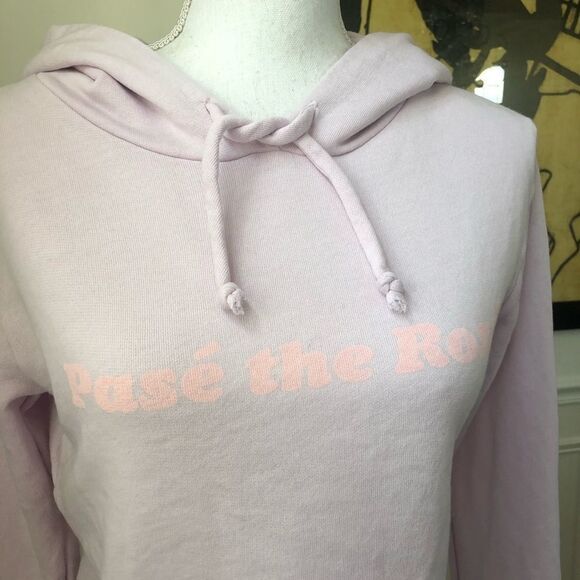 WILDFOX Pasé The Rosé Ivy Hoodie Crop NWT S - Picture 3 of 7